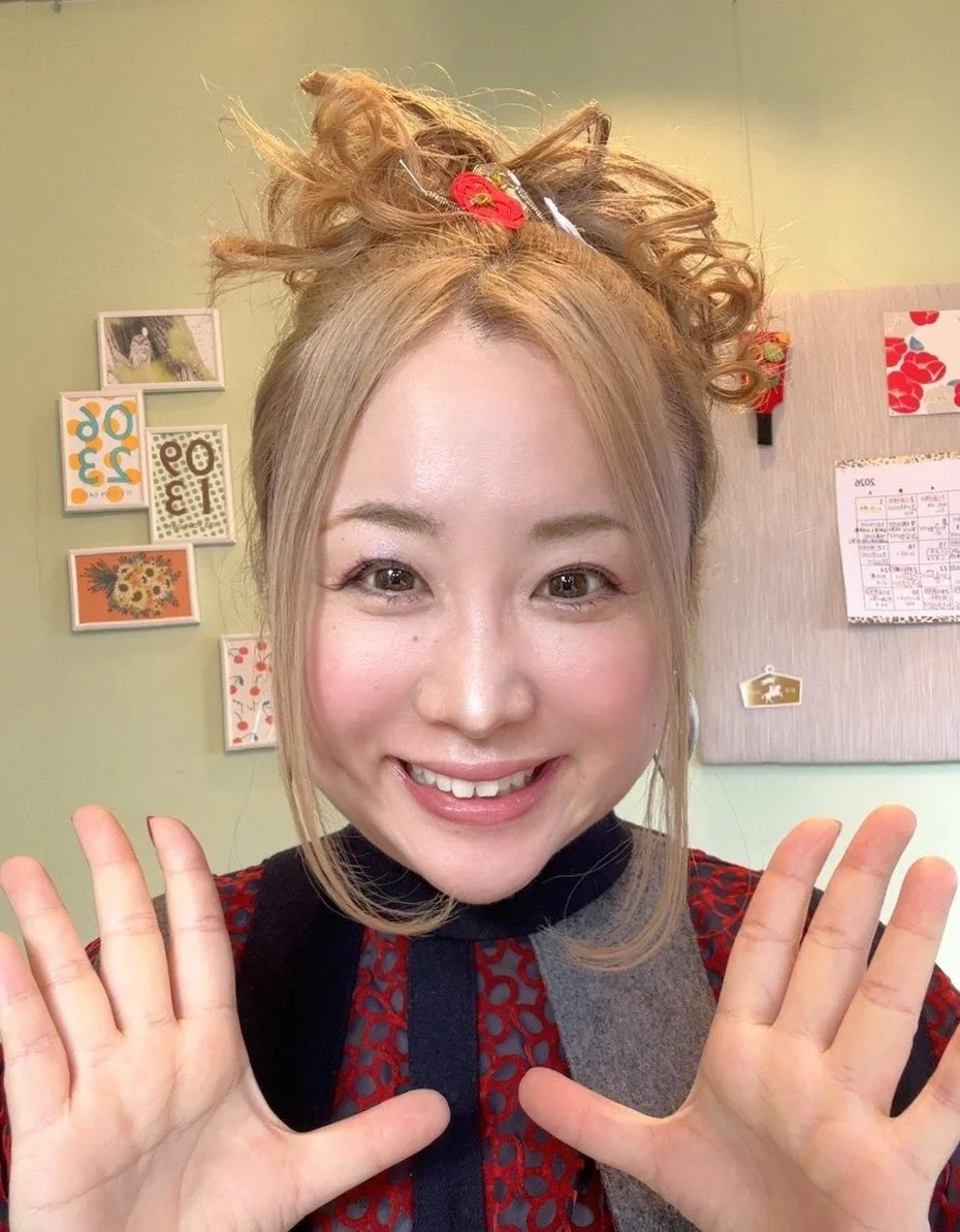 ステージの女性