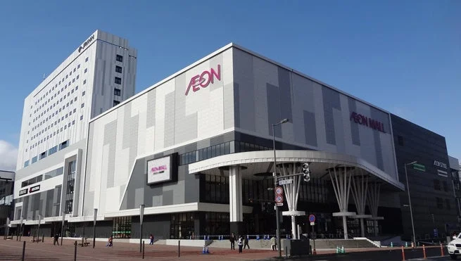 イオンモールとJRインの建物