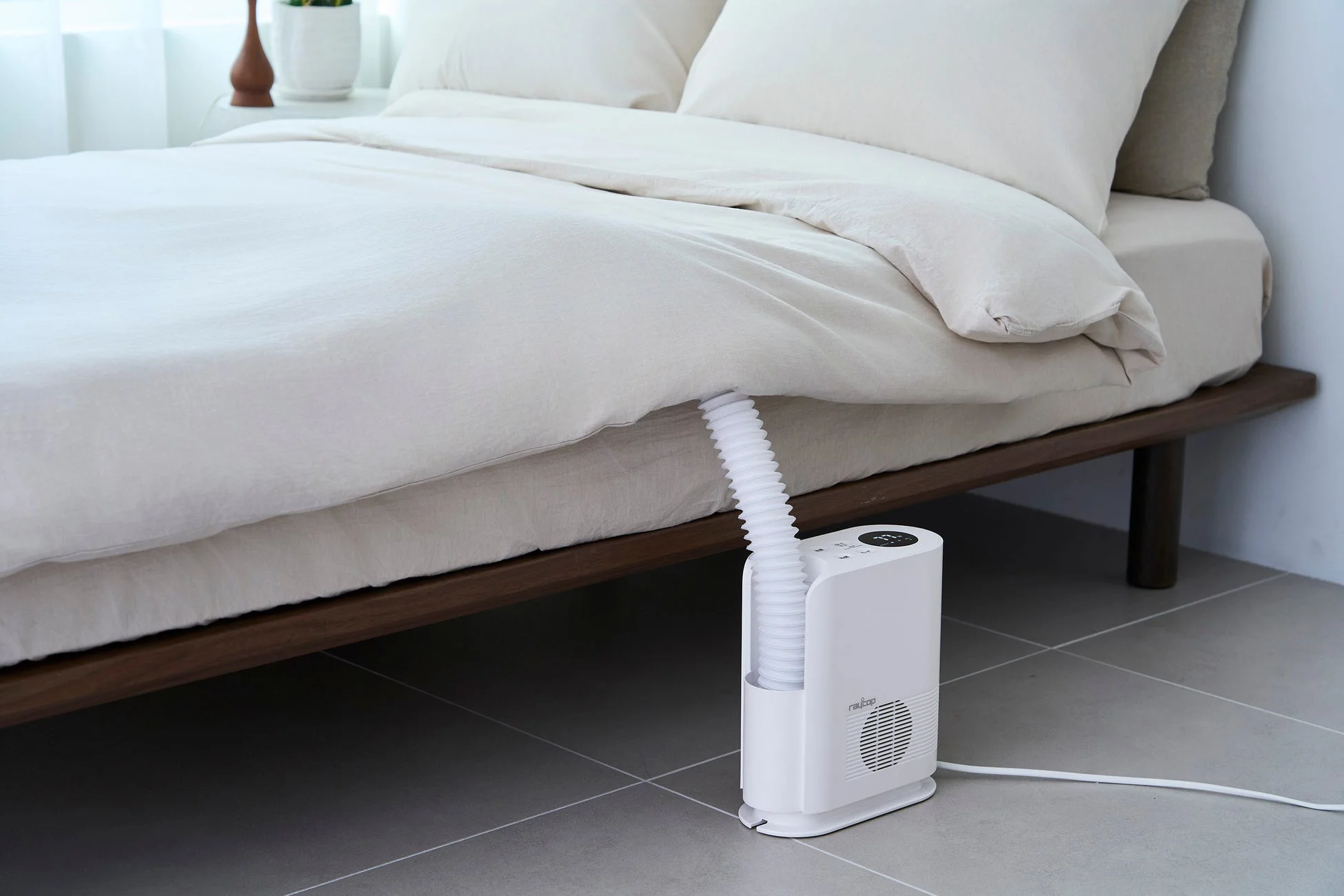 ふとん乾燥機 MONAMI PRO