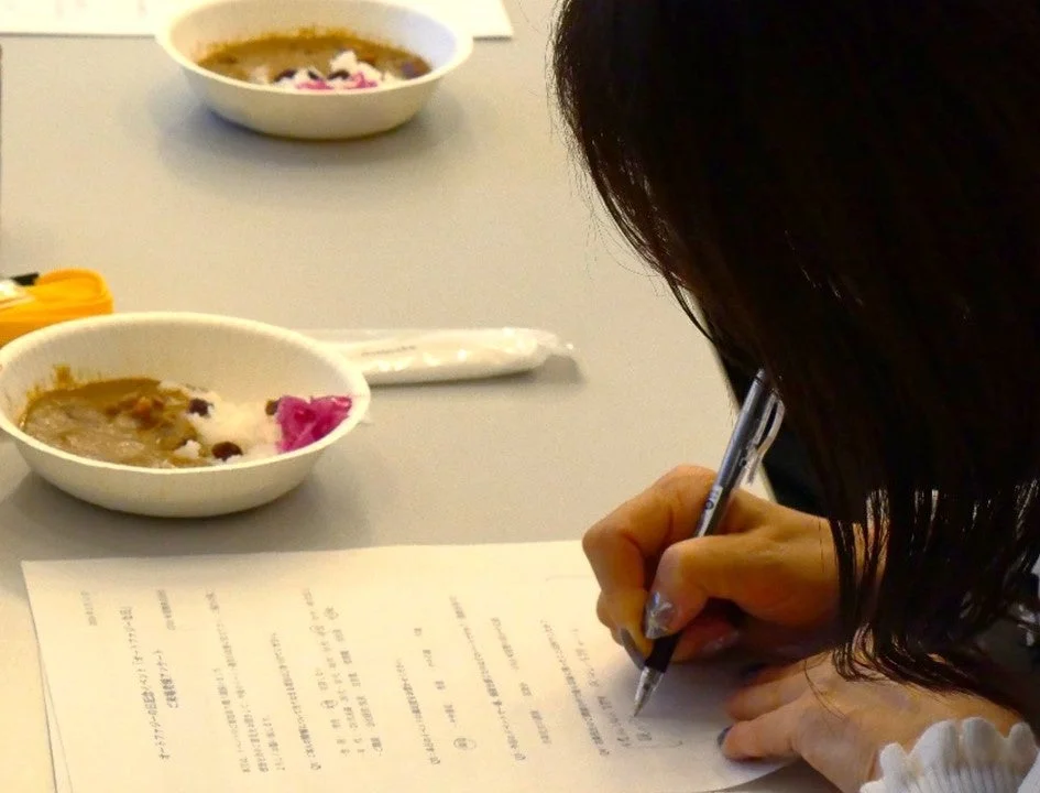 オートファジーカレーの試食会の様子