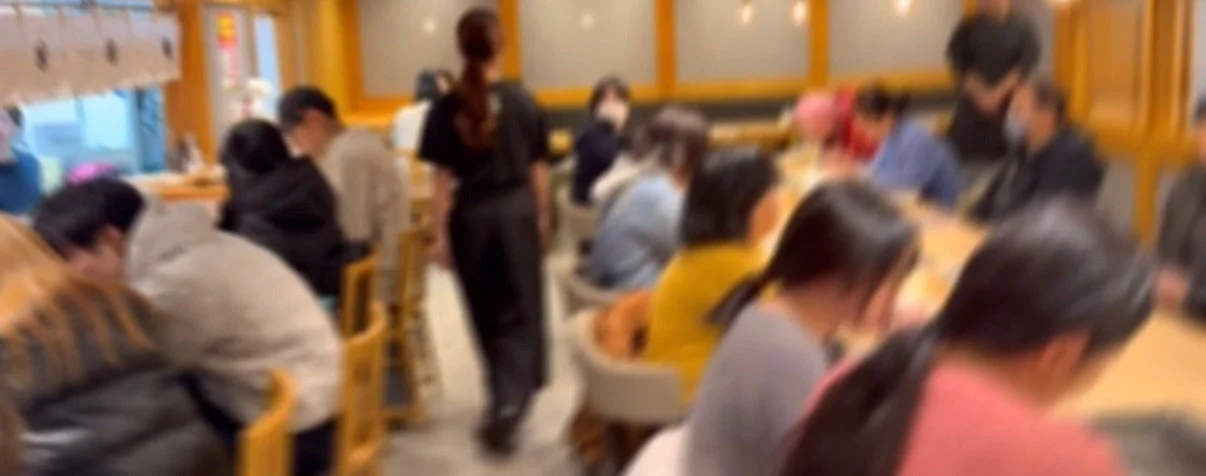 賑わう店内の様子