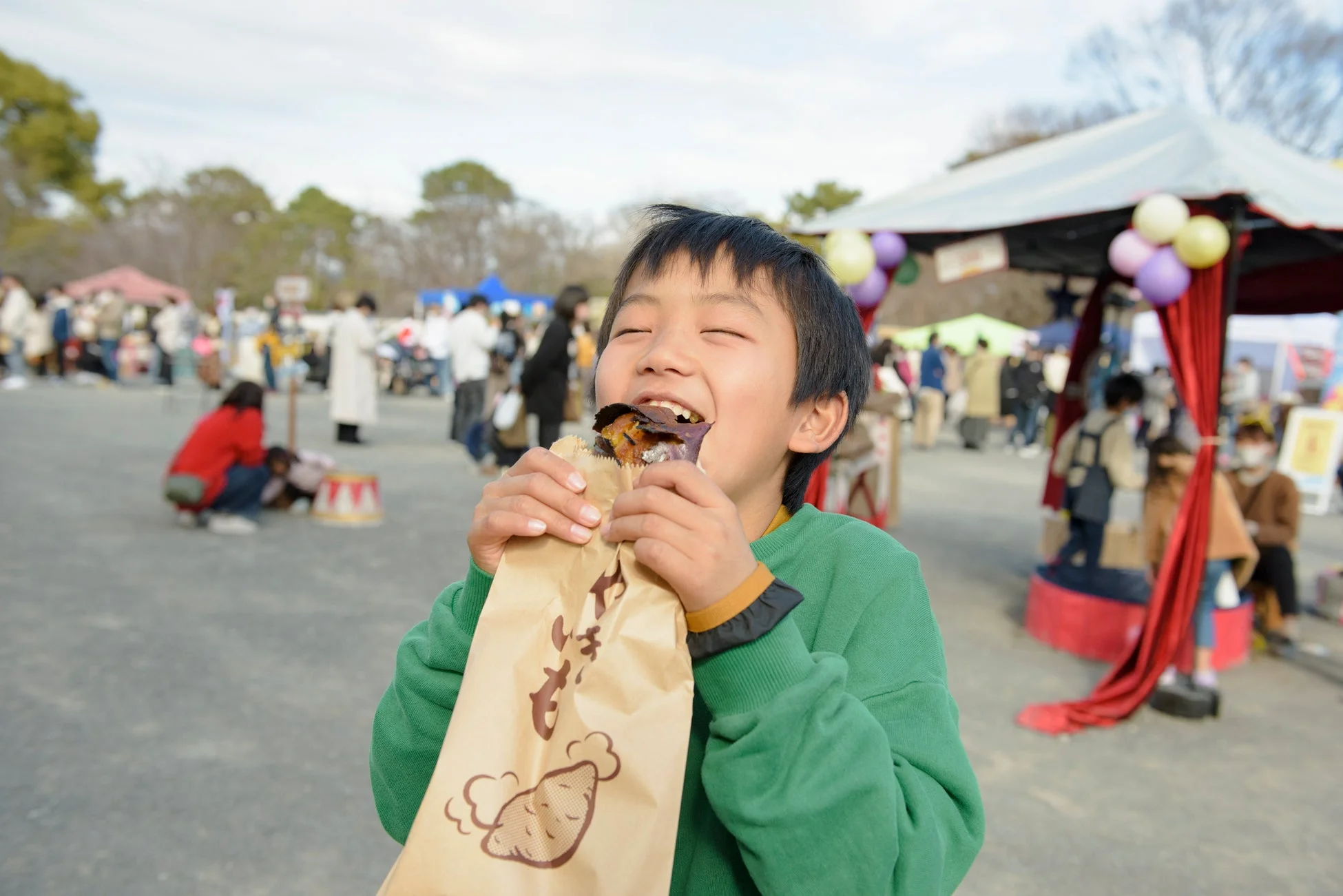 男の子 焼き芋