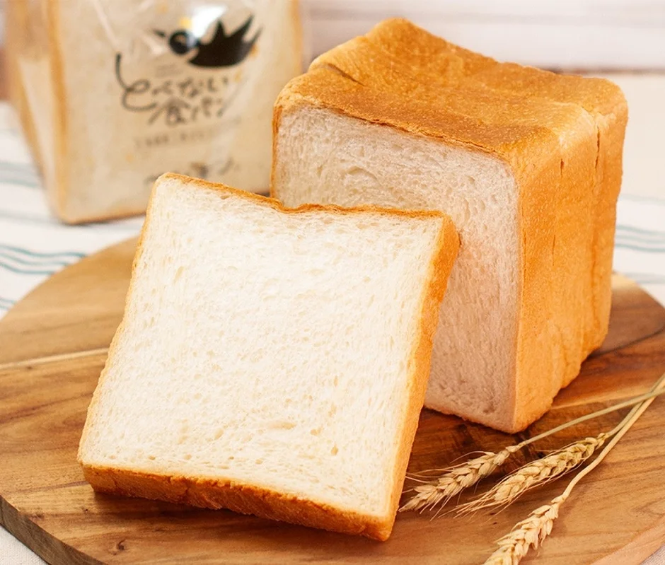 とべない食パン