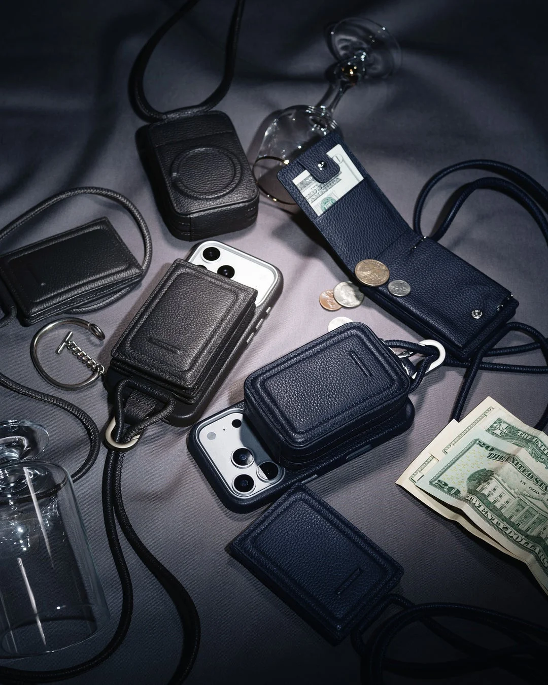 大人の装いに馴染むシックなカラー