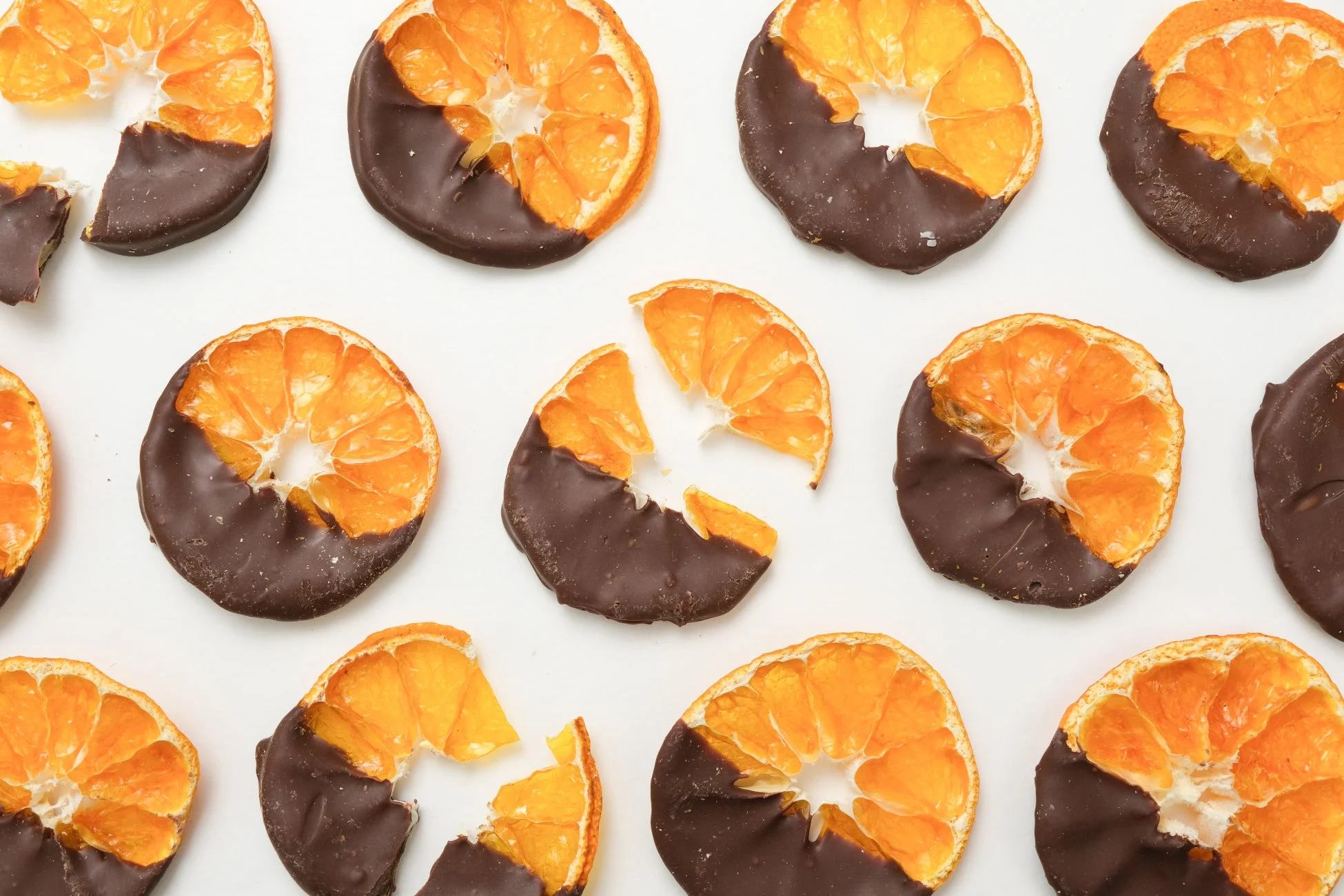 パリッと軽やか みかんチョコ