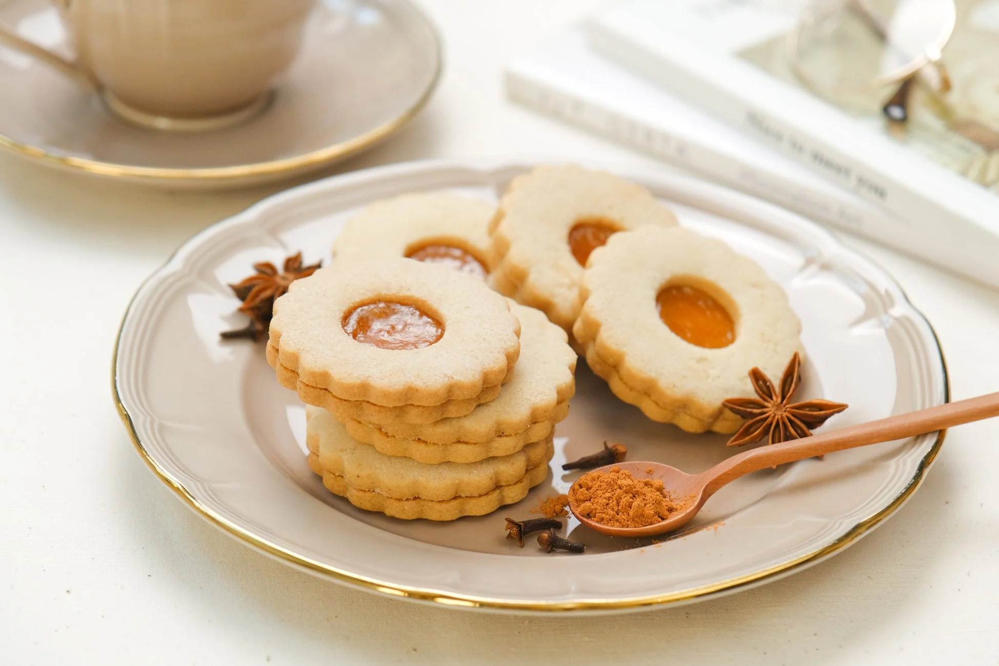 スパイス香る アプリコットのサブレサンド