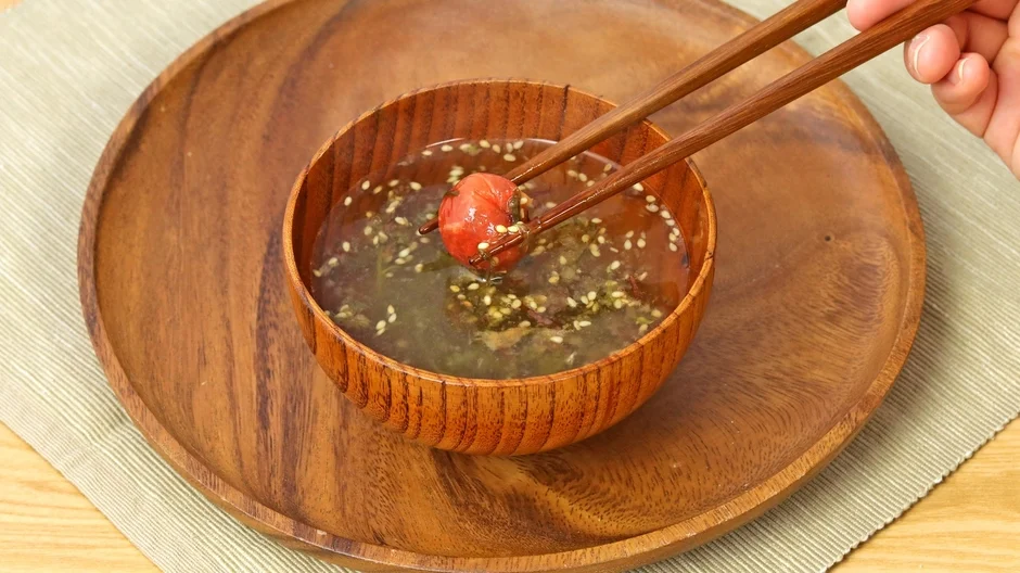 梅の入ったお吸い物