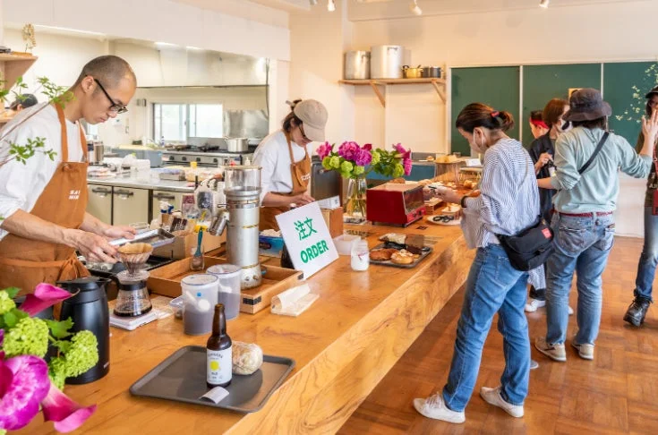 SATOMI HIROBAのカフェカウンター