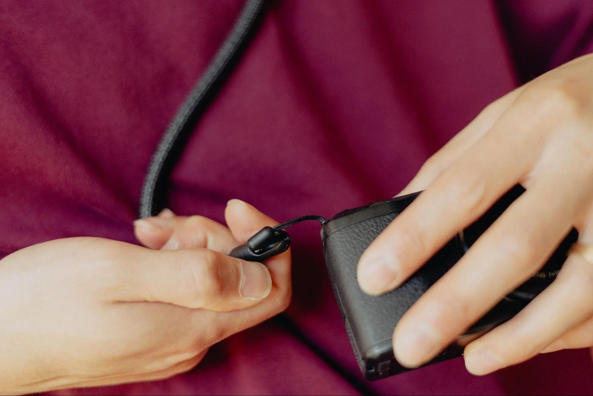 ストラップ接続部分