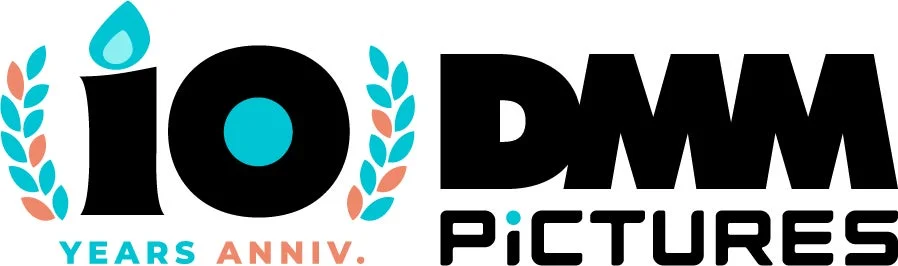 DMM PICTURES 10周年記念ロゴ