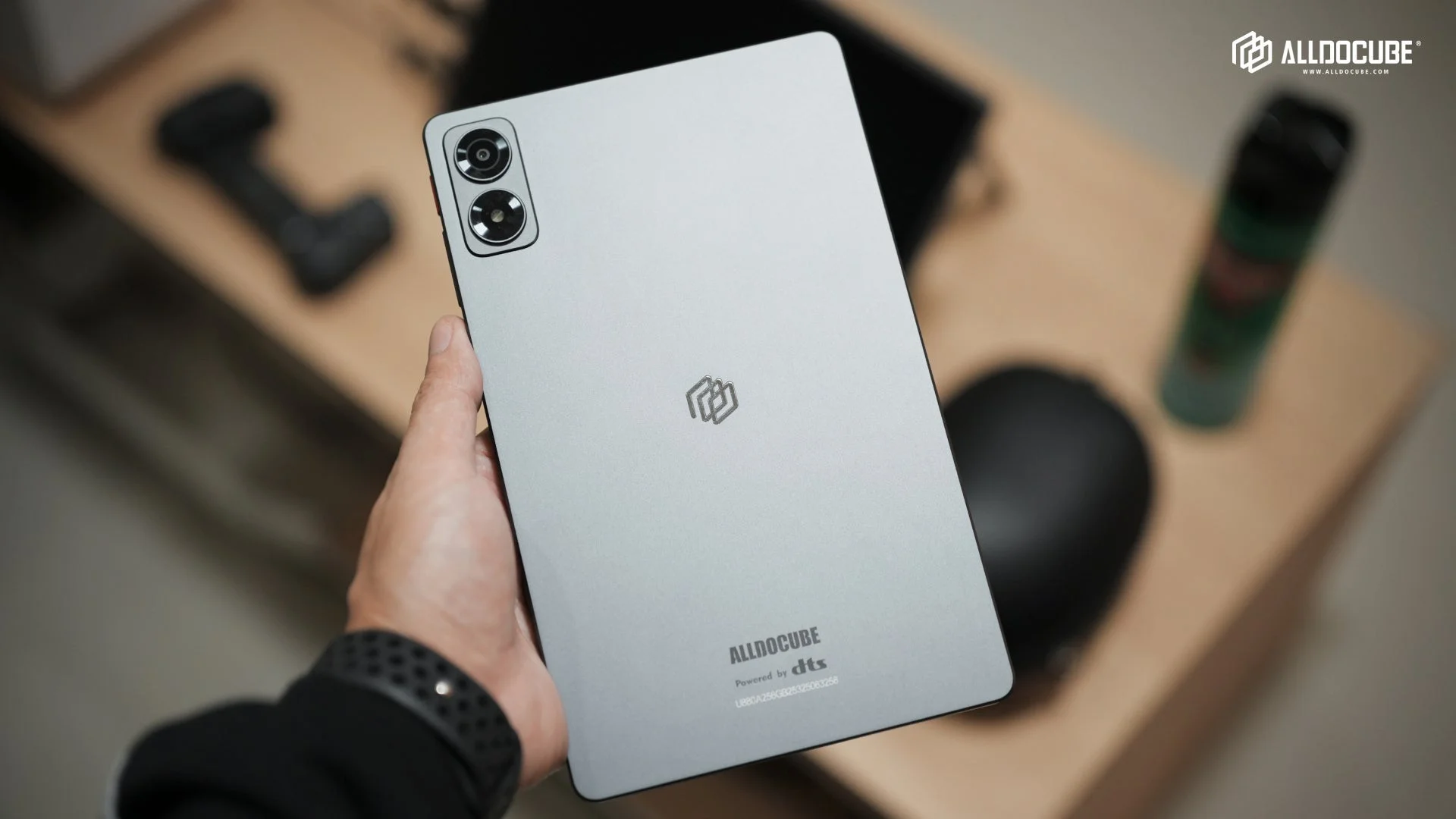 ALLDOCUBEのタブレット背面