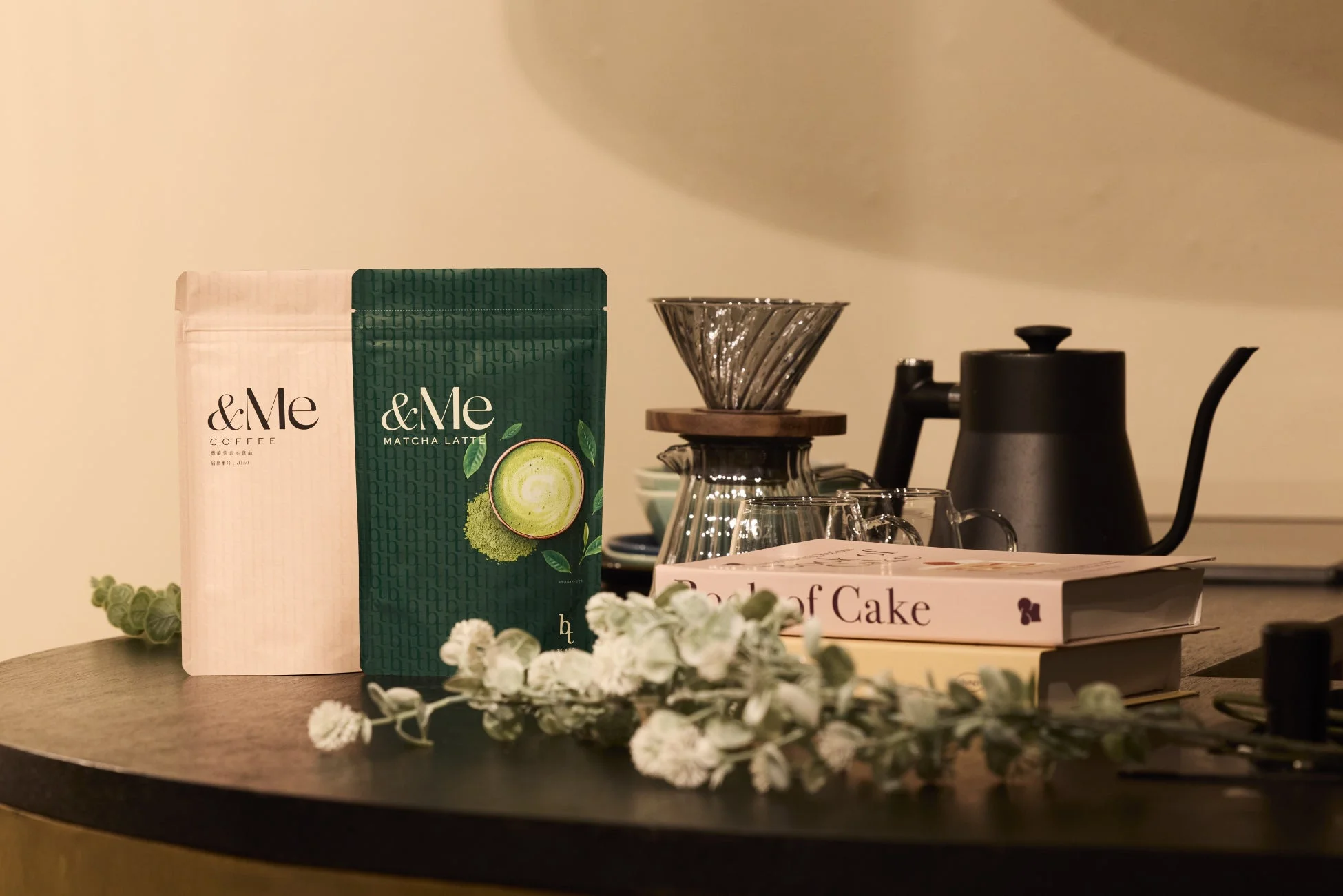 コーヒーと抹茶ラテのパッケージ商品