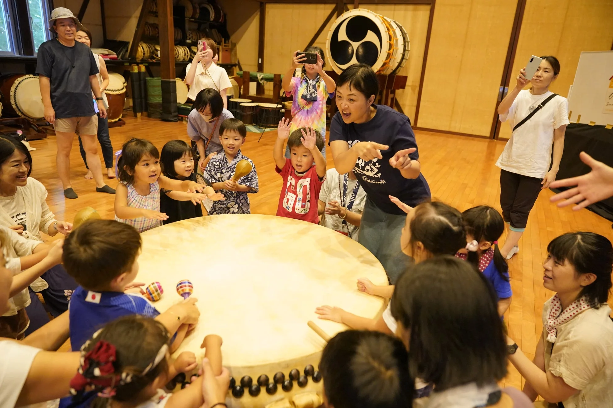 鼓童メンバーと子供たちのリトミックワークショップ
