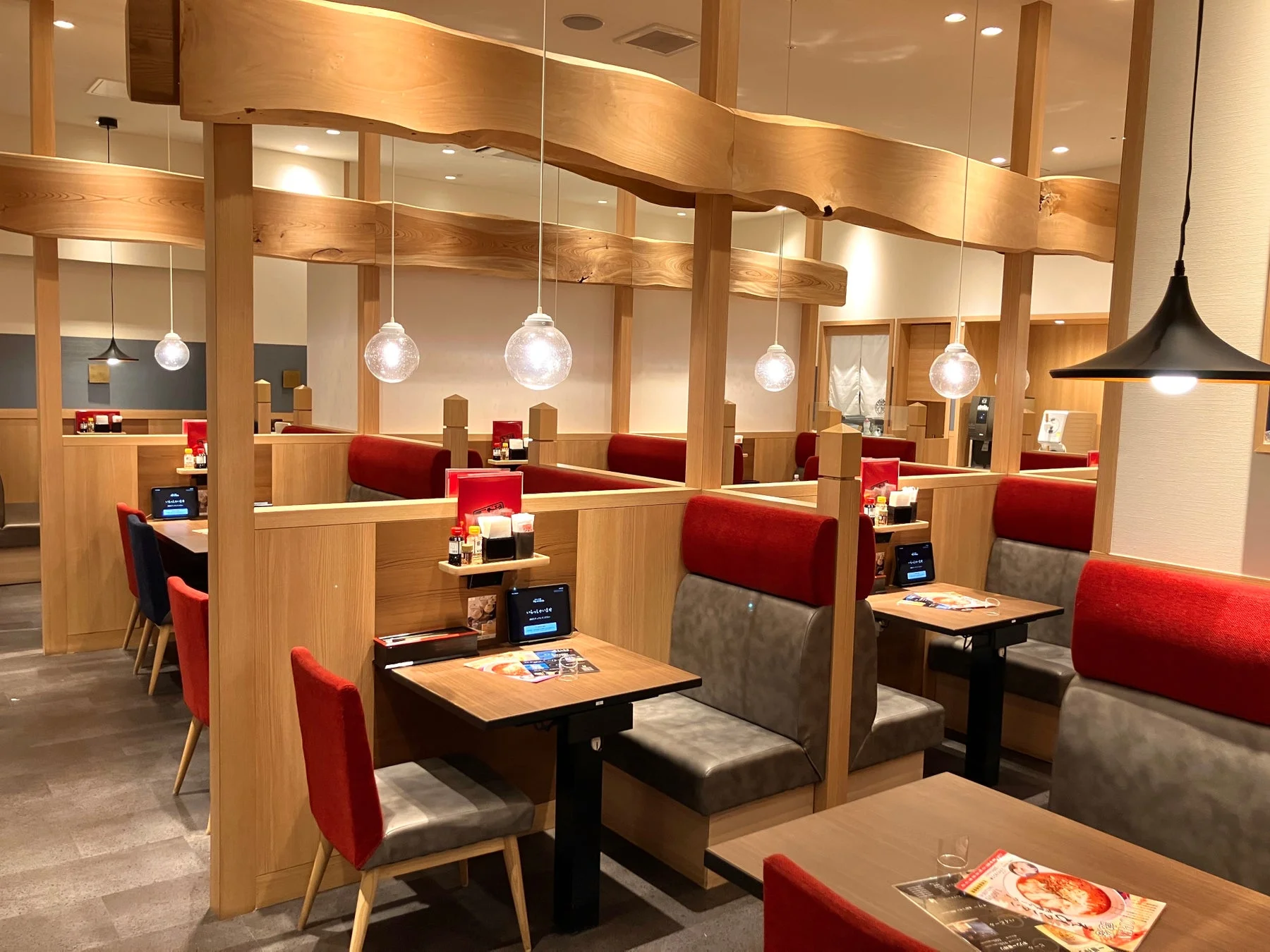 モダンなボックス席