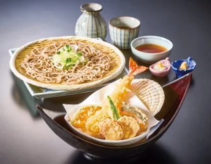 大海老天と北海道天ざるそば