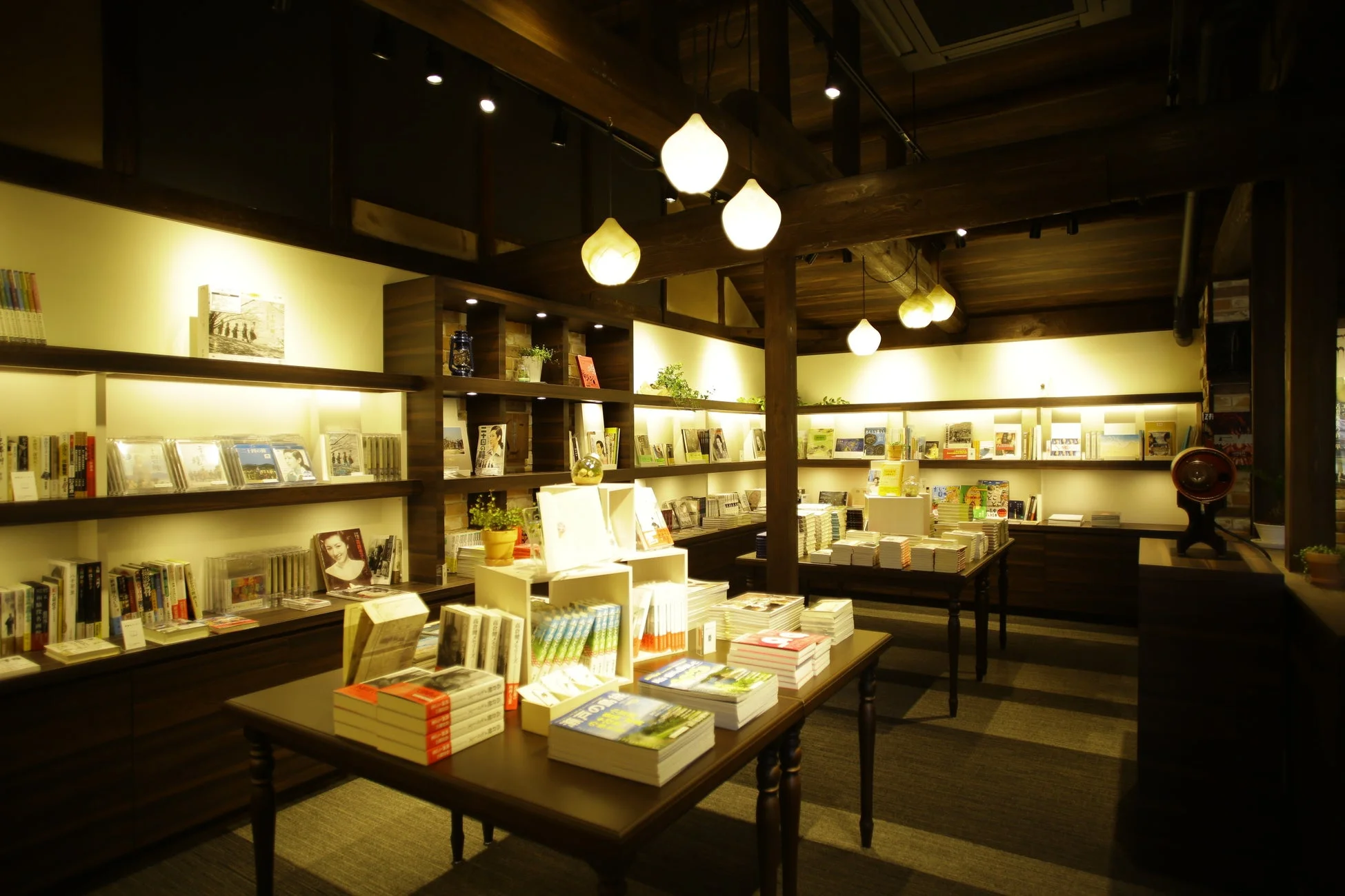 ブックカフェ店内