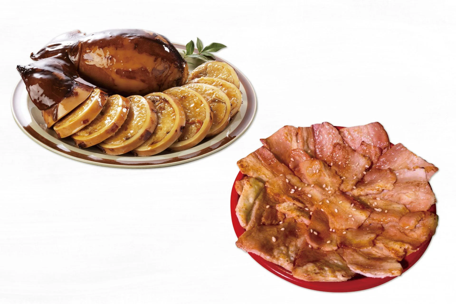 照り焼き風のイカの煮付け（またはイカ飯）と、ごまが振られた豚肉の炒め物