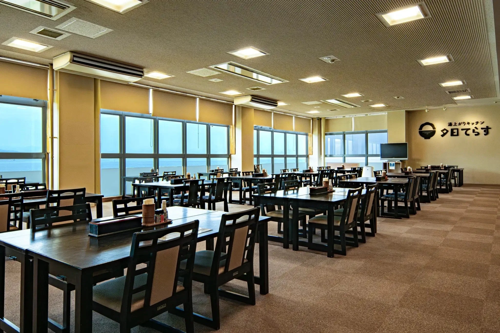 道の駅うみてらす名立 夕日てらす店内