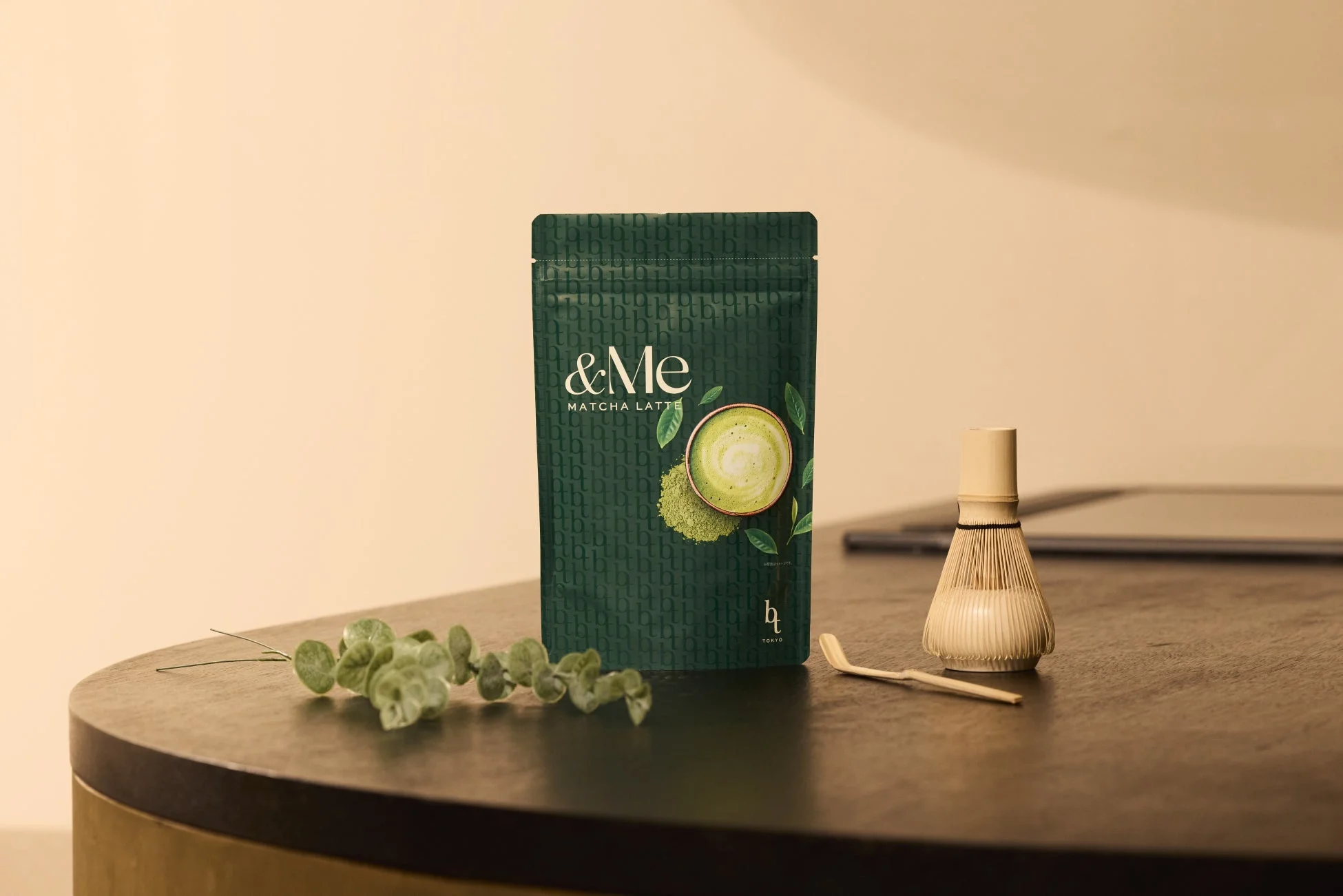 ＆Me MATCHA LATTEのパッケージと茶筅