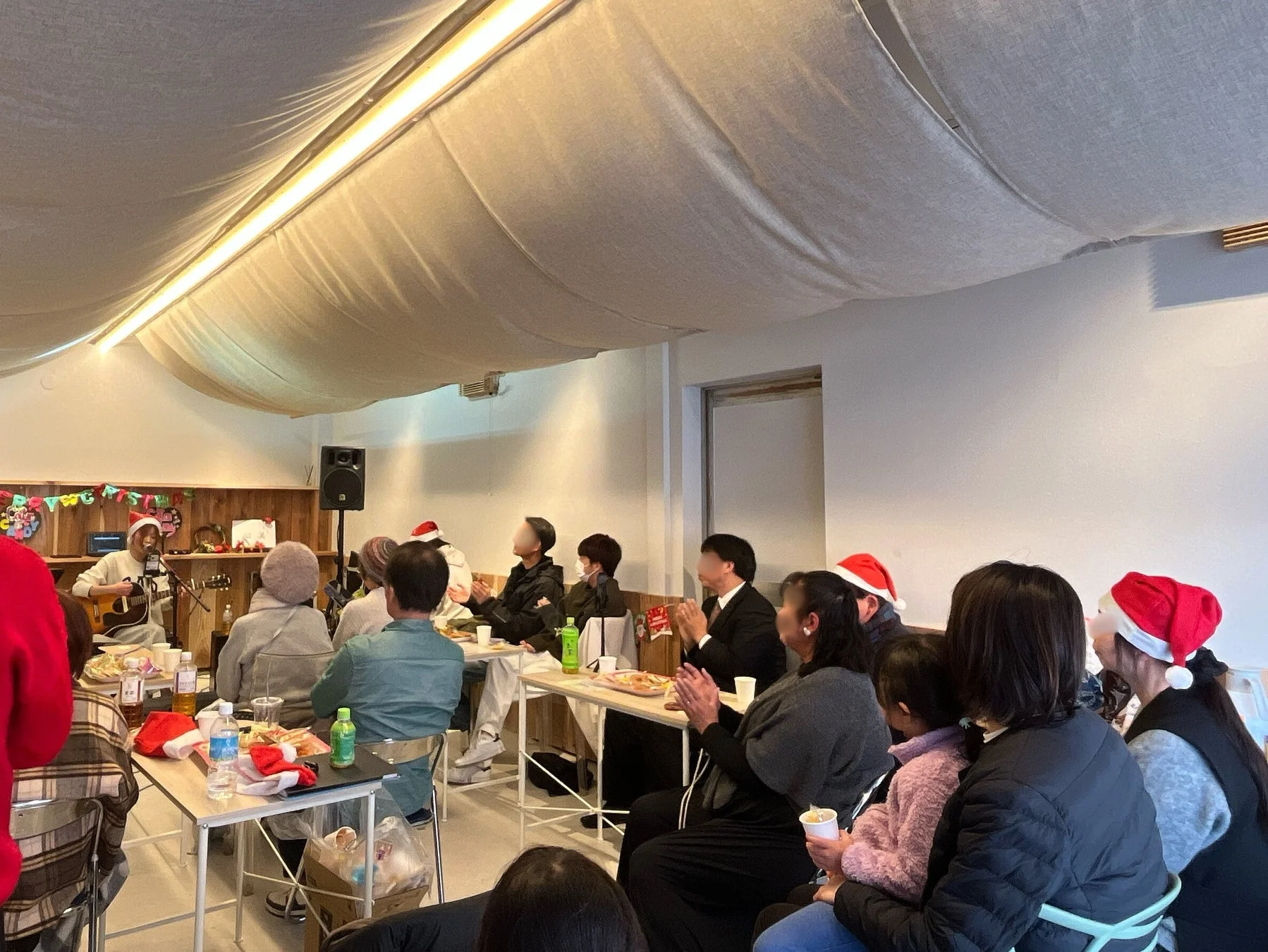 Kasai Garageでのライブの様子