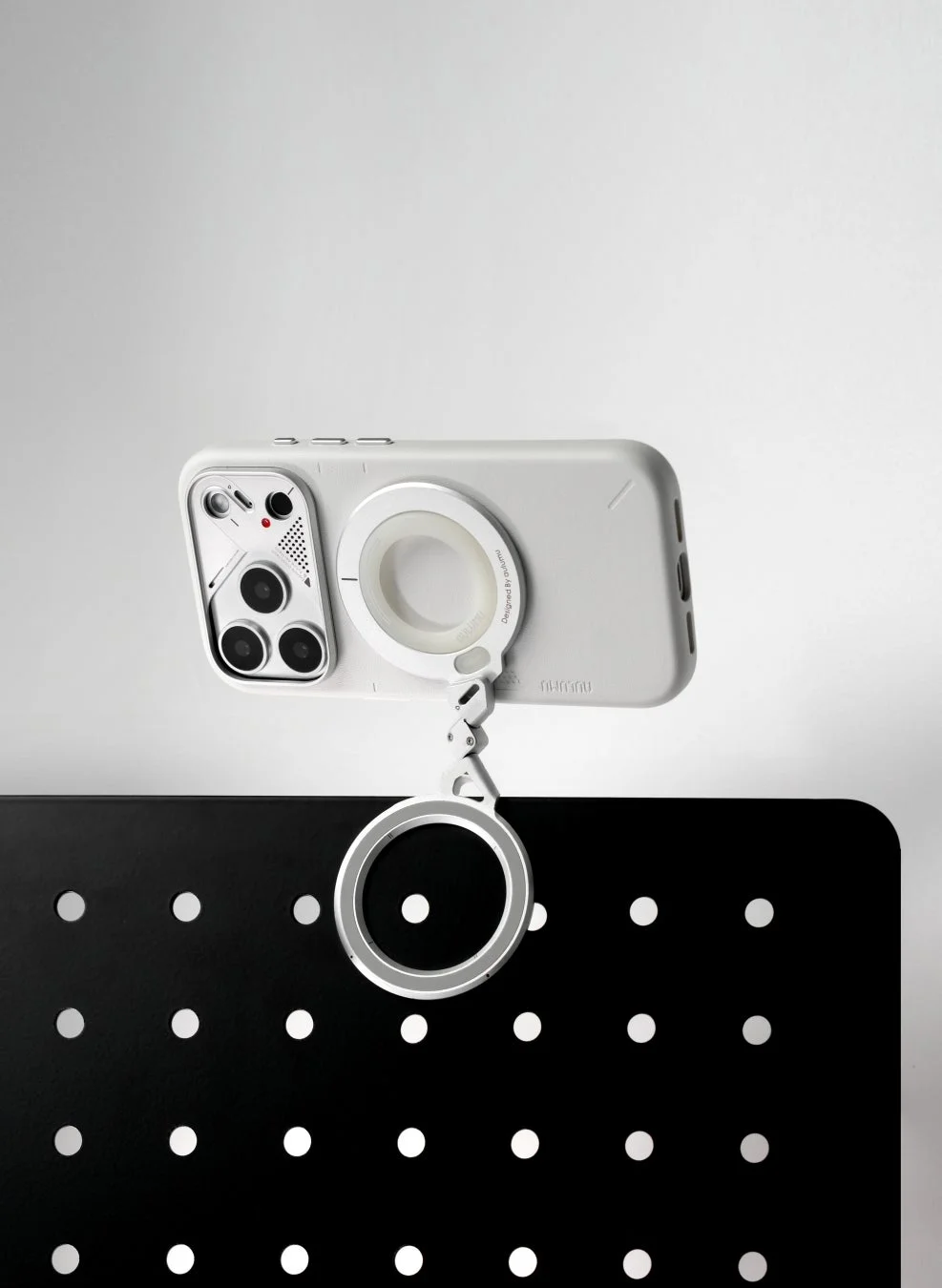 AULUMU G09のマグネット装着