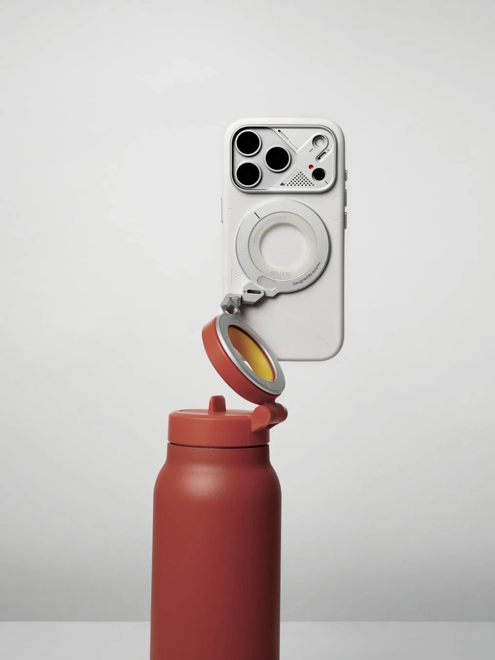 AULUMU G09と赤い水筒