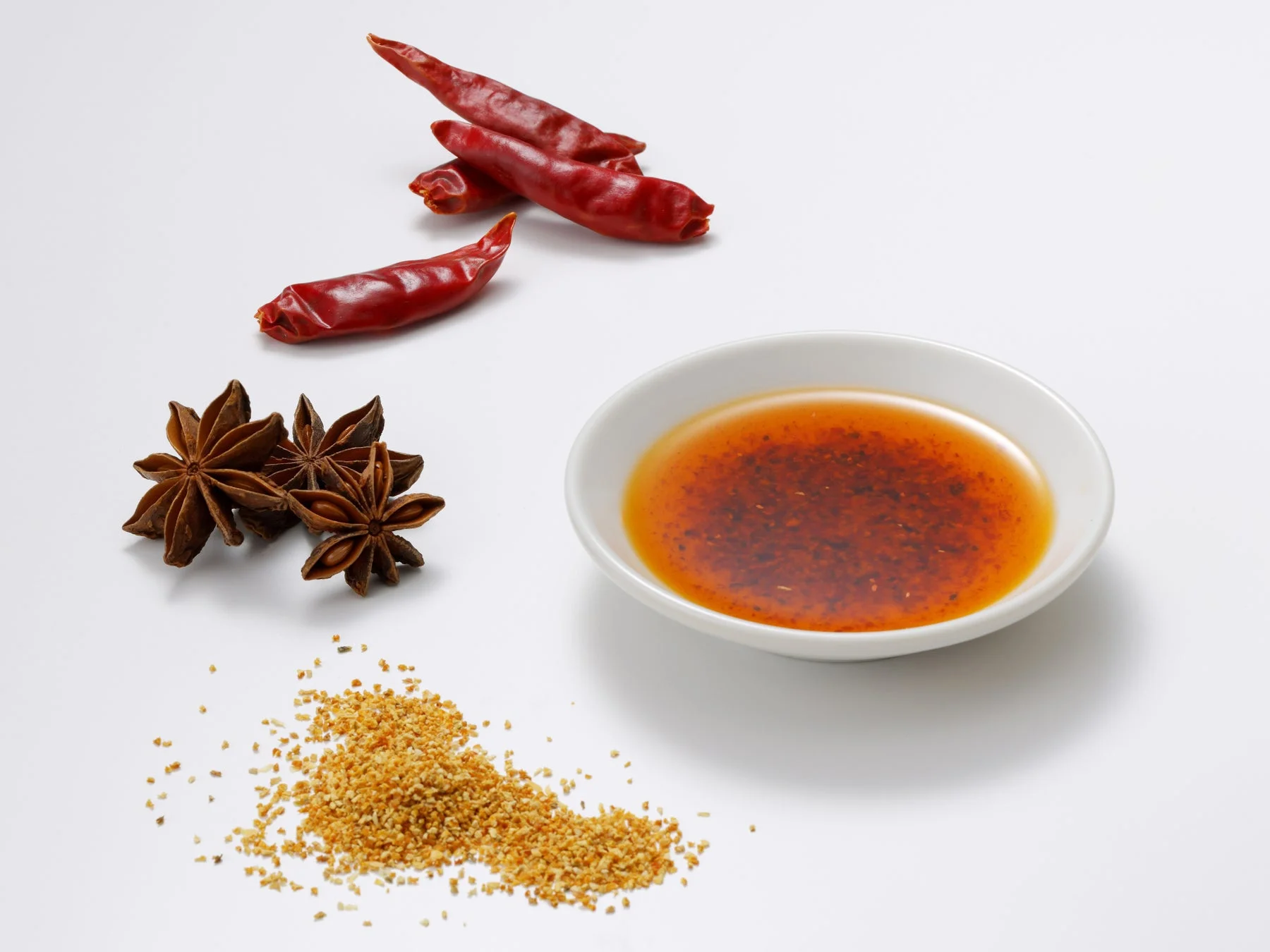 唐辛子、八角、ラー油