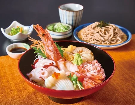北海道と海のめぐみ丼と麺