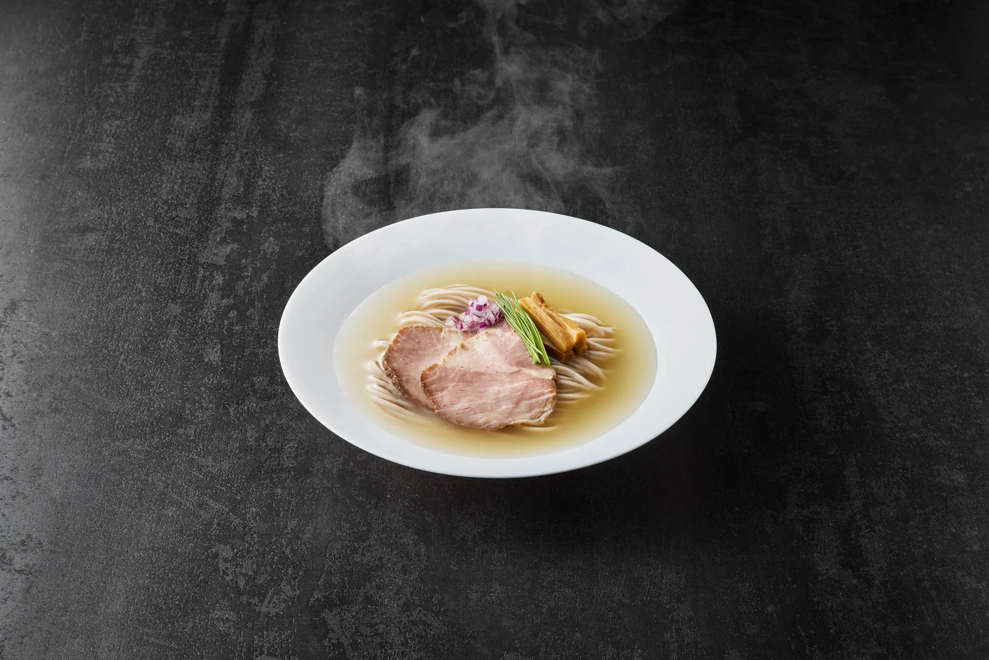 琥珀特製 しじみ香る金色(こんじき)塩ラーメン