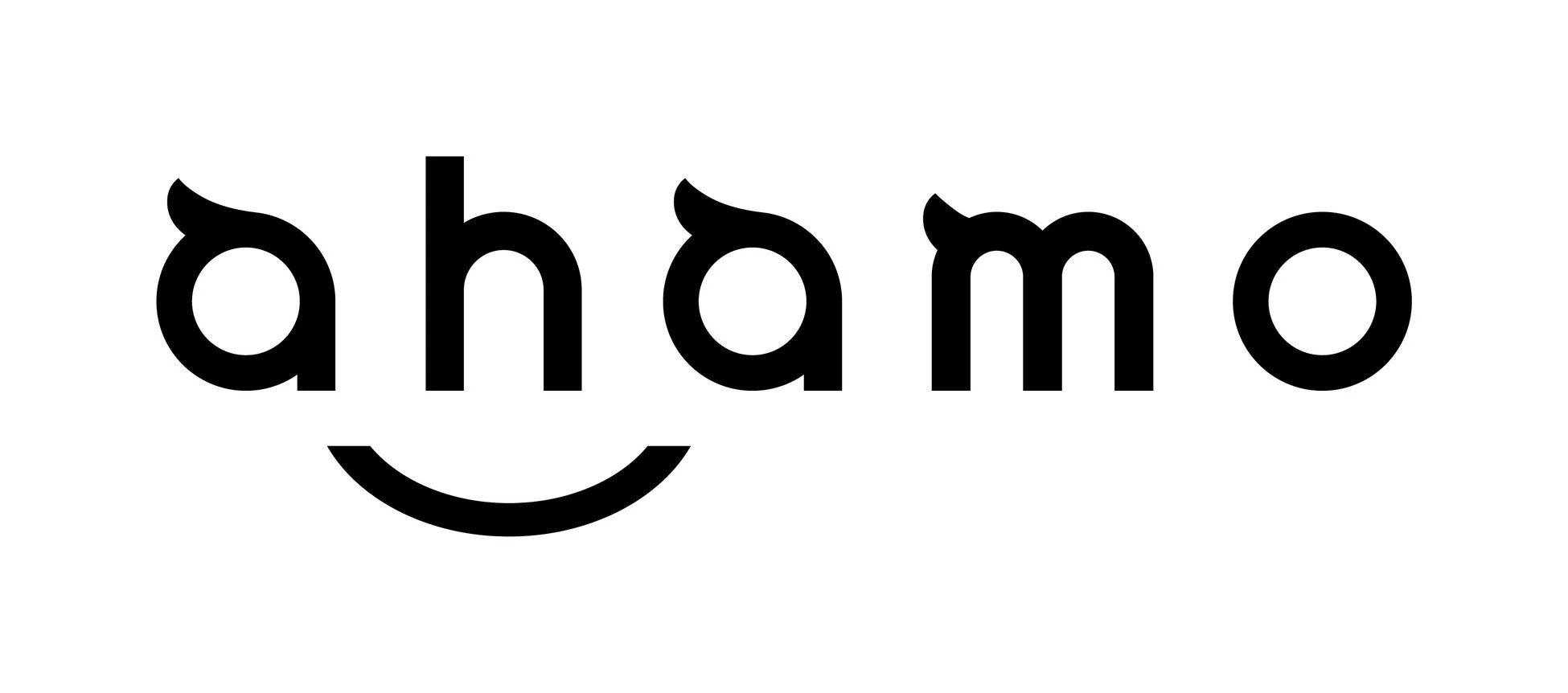 白背景に黒い文字で「ahamo」と書かれたロゴです。