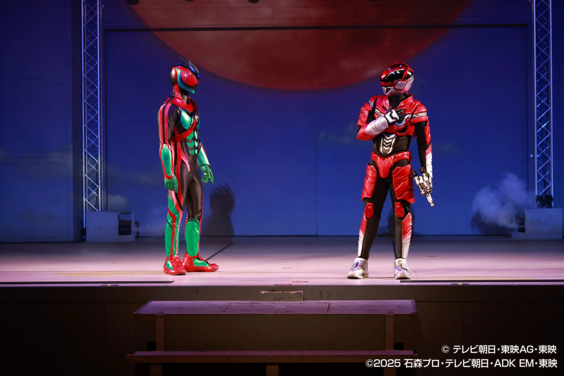 ヒーローと仮面ライダーの共闘