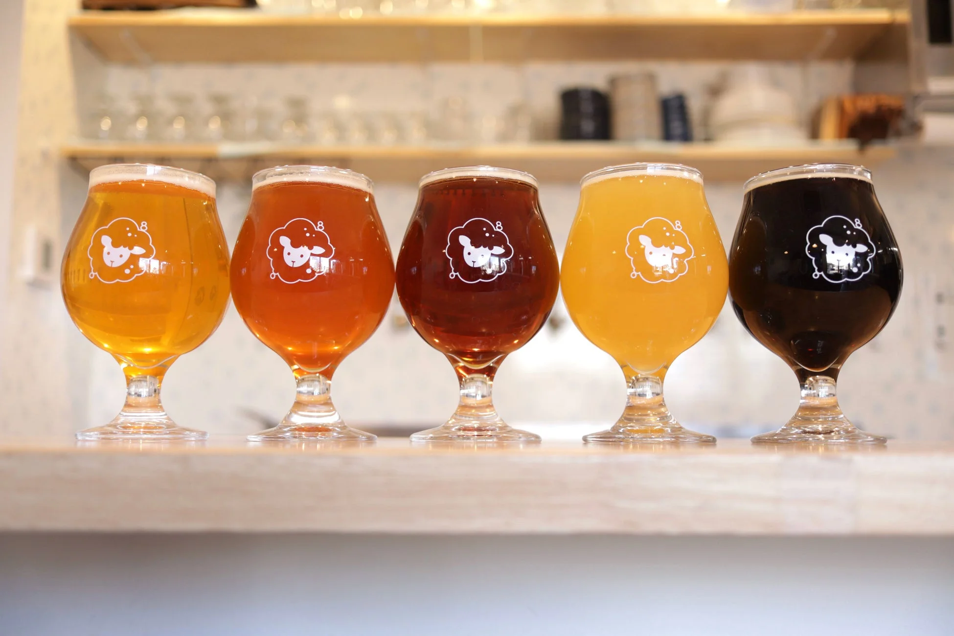 クラフトビールの飲み比べ