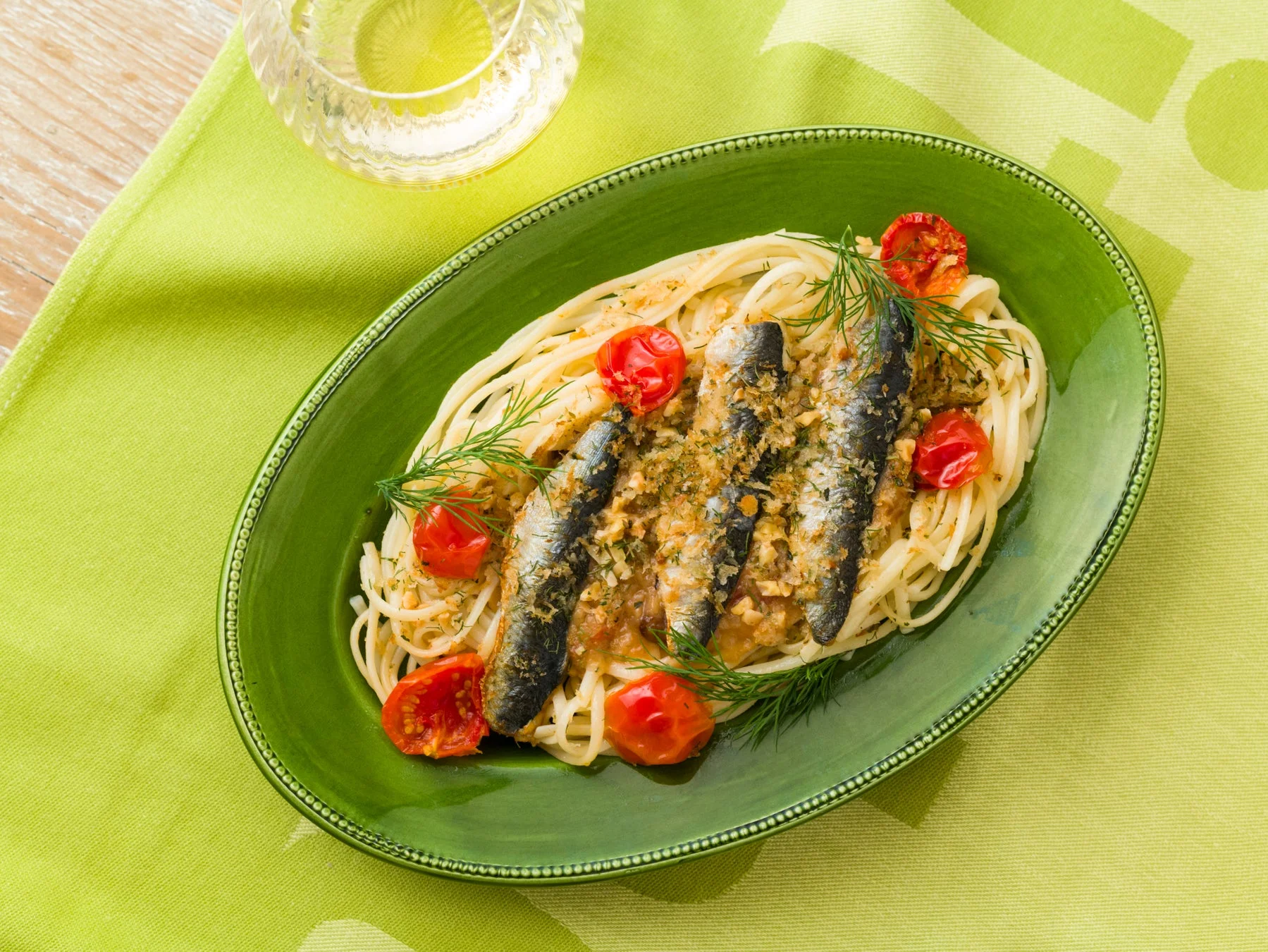 北海道産イワシとトマトのリングイネ シチリア風