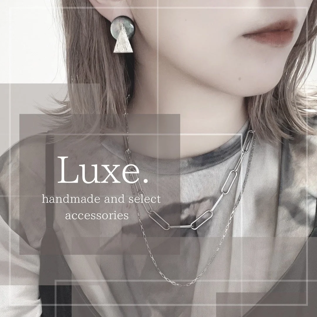 シンプルなシルバーアクセサリー
