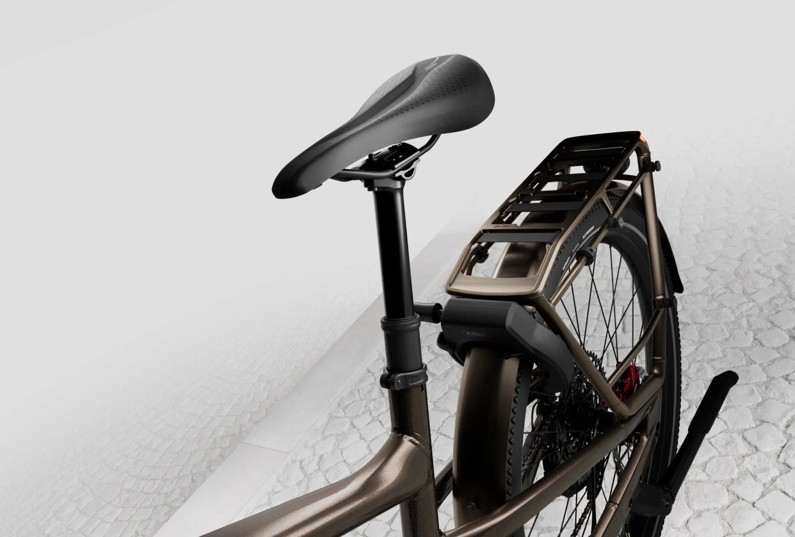 E-バイクのリアラックとサドル