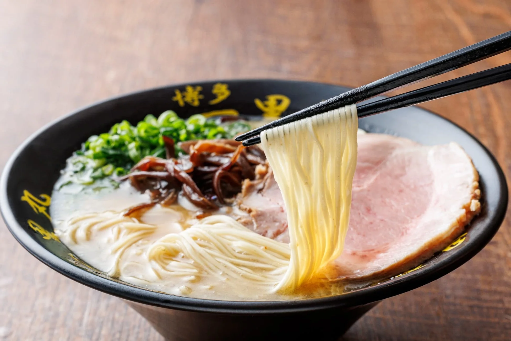 豚骨ラーメンのクローズアップ