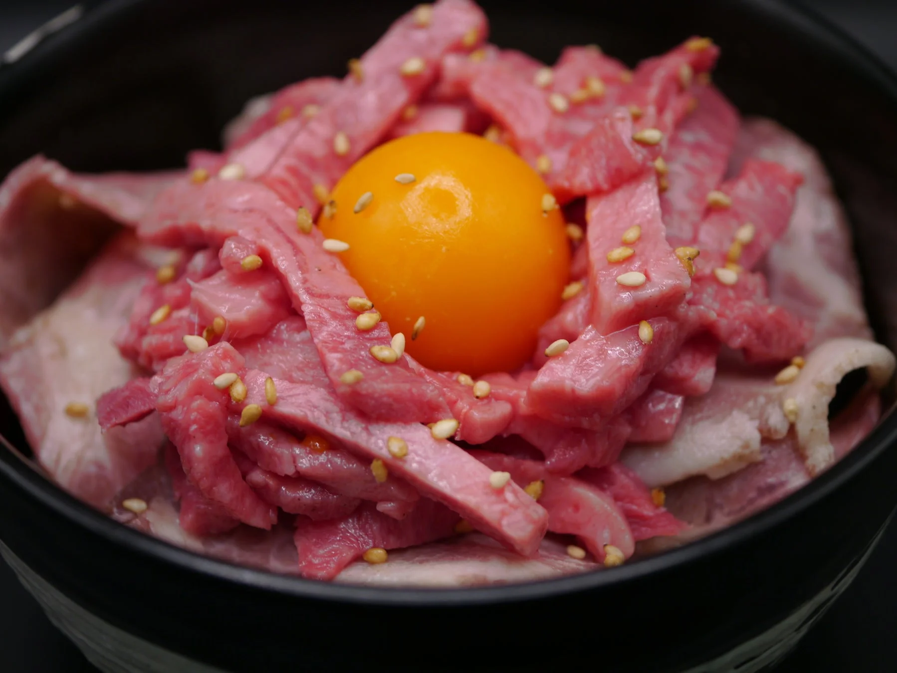松阪牛 イベリコ豚 ユッケ丼