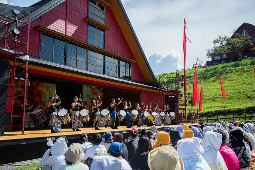 赤兜ライブでの和太鼓演奏