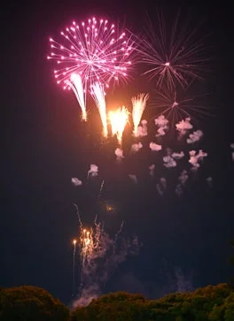 色鮮やかな花火