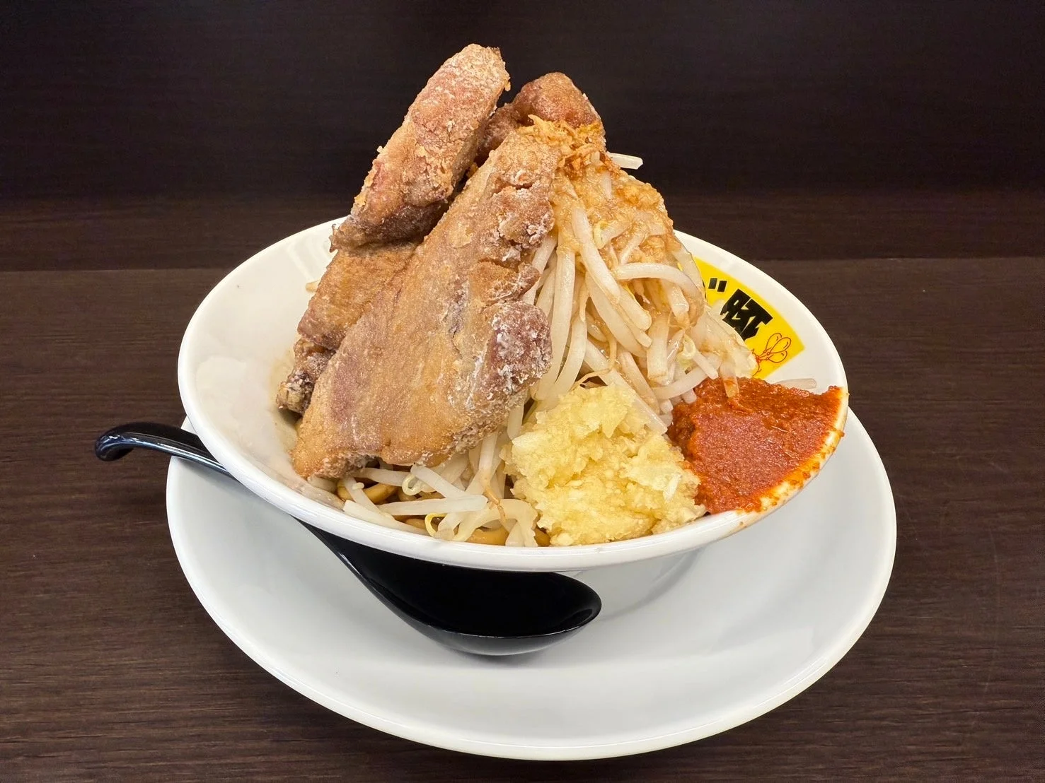 豚マシイメージの麺料理