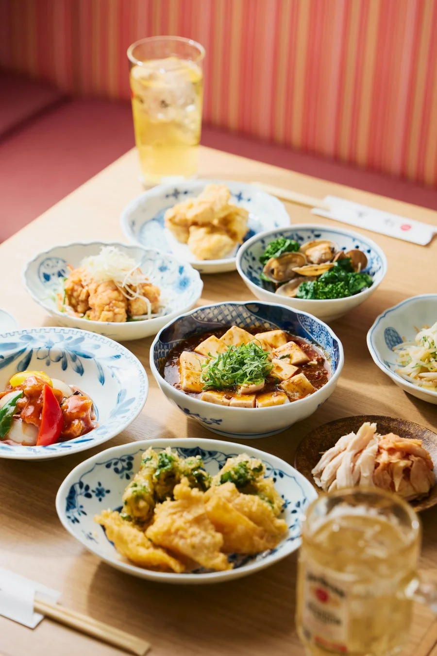 中華料理のテーブル