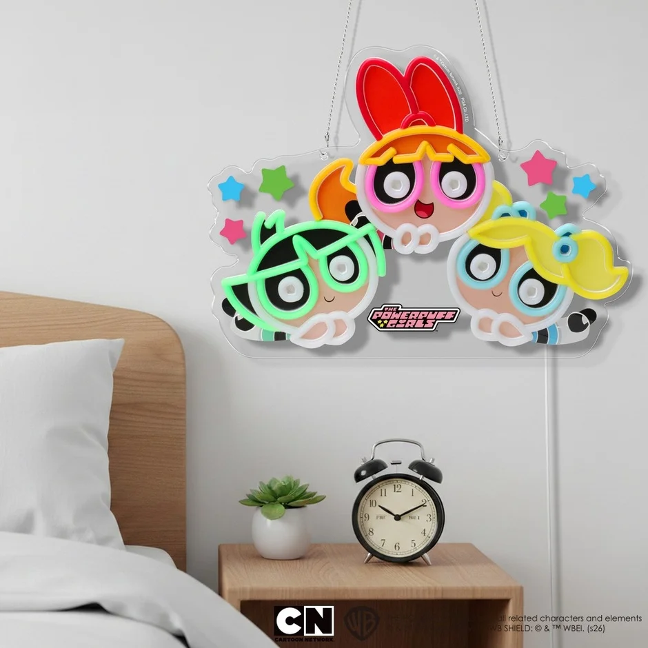 寝室に飾られたパワーパフ ガールズのLEDネオンライト