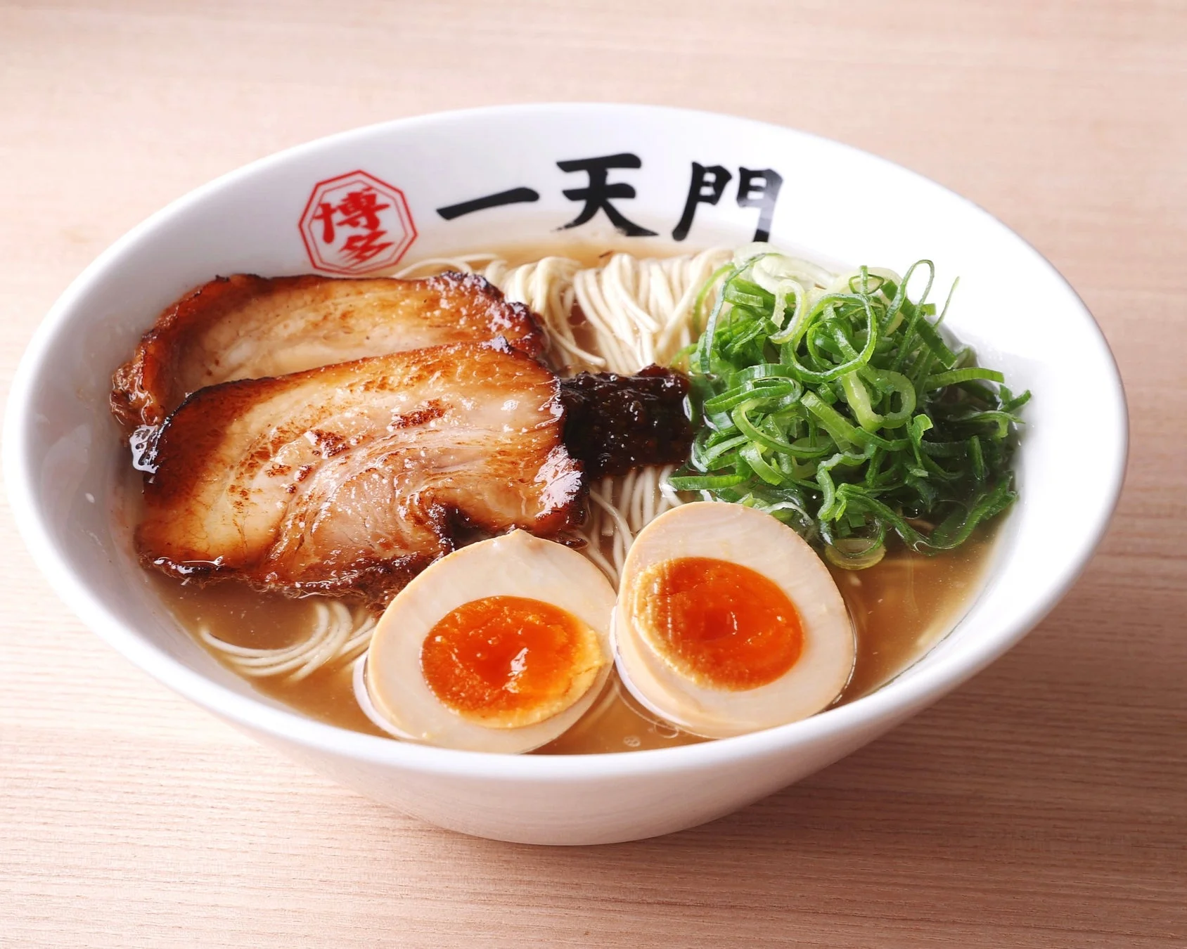 和風とんこつラーメン クローズアップ