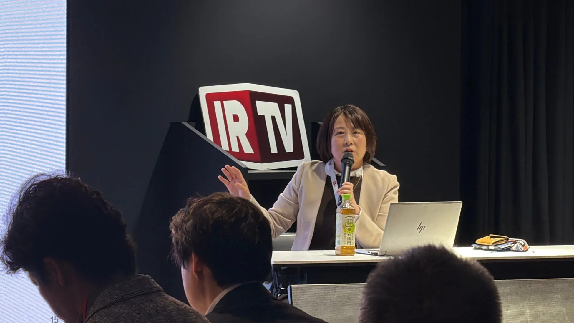 市川祐子氏の講演風景