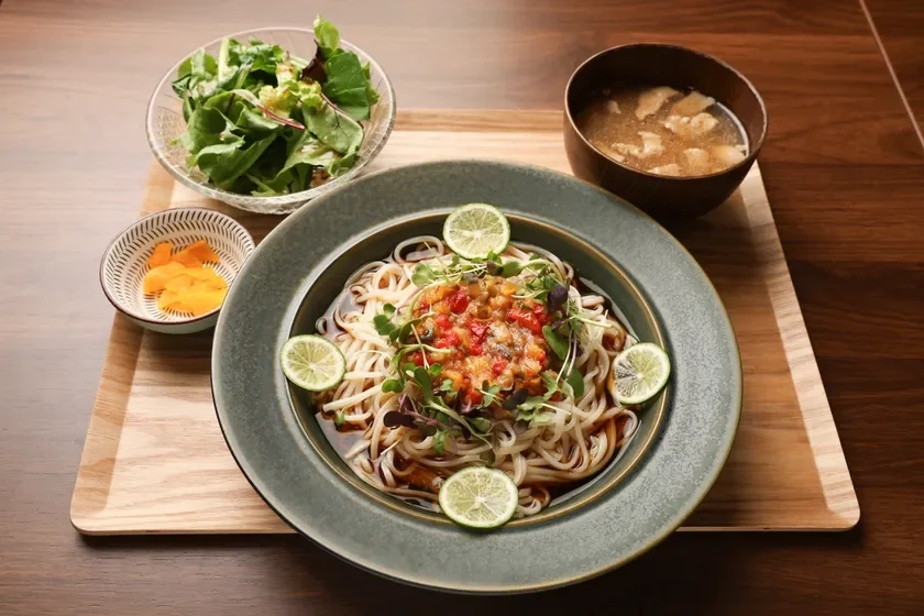 冷やしうどんの定食