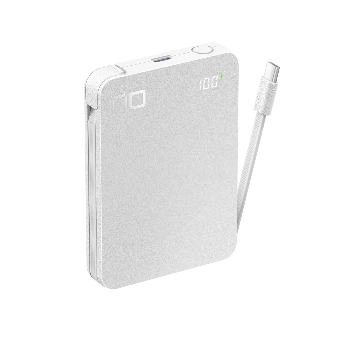 白いモバイルバッテリーが写っており、デジタル表示で「100」と表示されています。本体にはUSB-Cケーブルが内蔵されており、持ち運びに便利なデザインです。