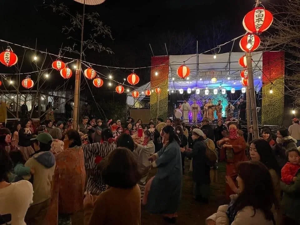 夜間のイベント風景