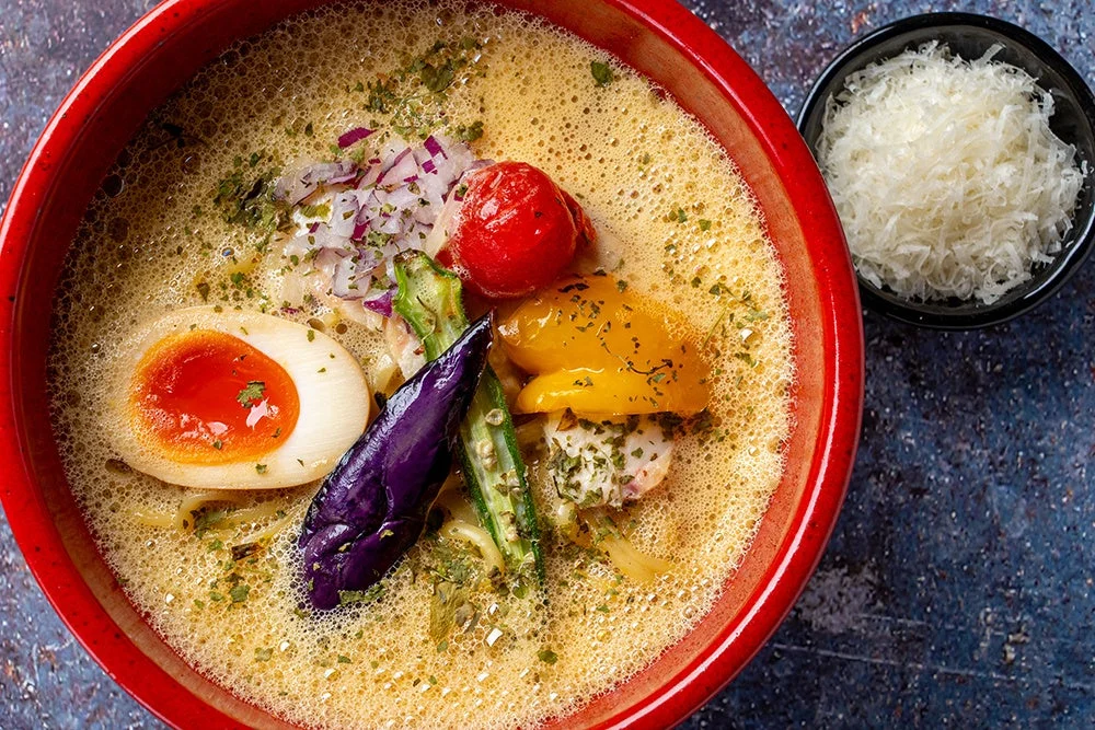 夏のスパイスカレー鶏白湯とチーズ
