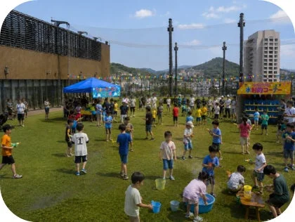 ソラモア広場の水遊び