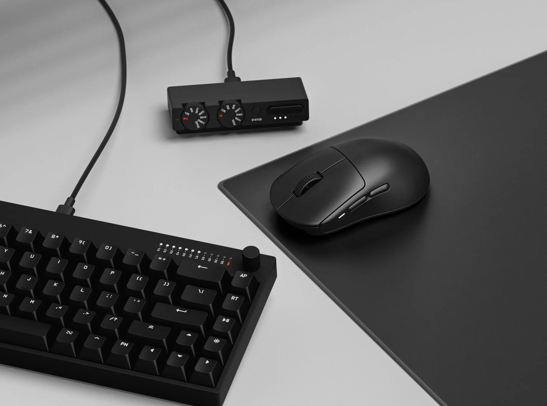 ゲーミングキーボードとマウス、コントローラー